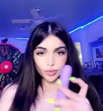 Alina Rose porn video nude sucking dildo!!!