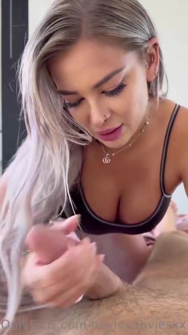 Hayley Davies Onlyfans Video BJ And Fucking On Bed!