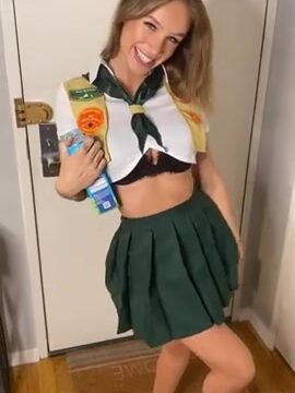 Sky Bri onlyfans video blowjob and fucking on bed!